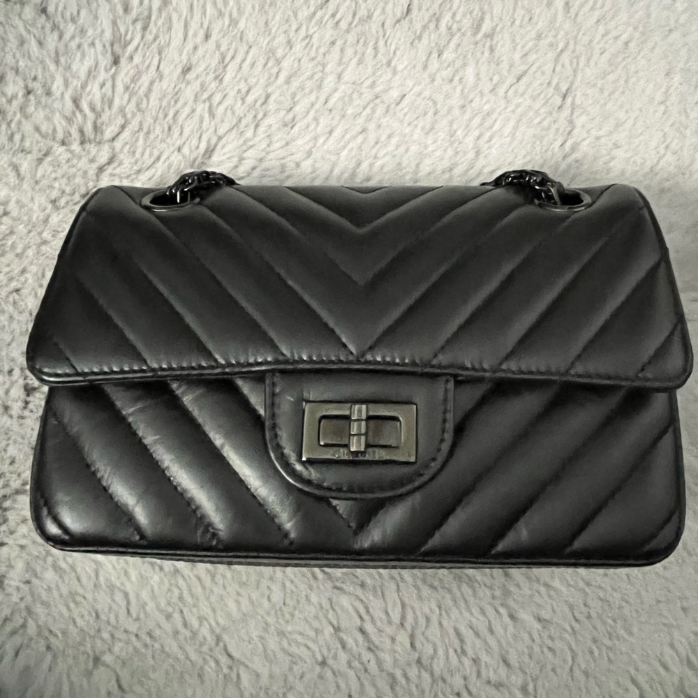 Chanel Mini reissue So Black chevron